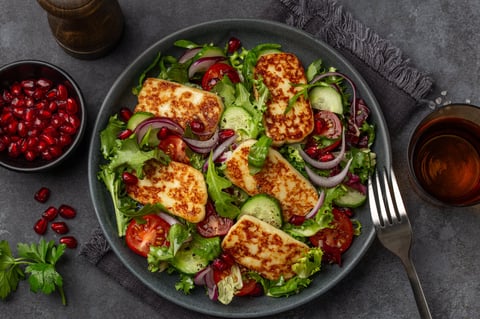 Halloumi salad bowl